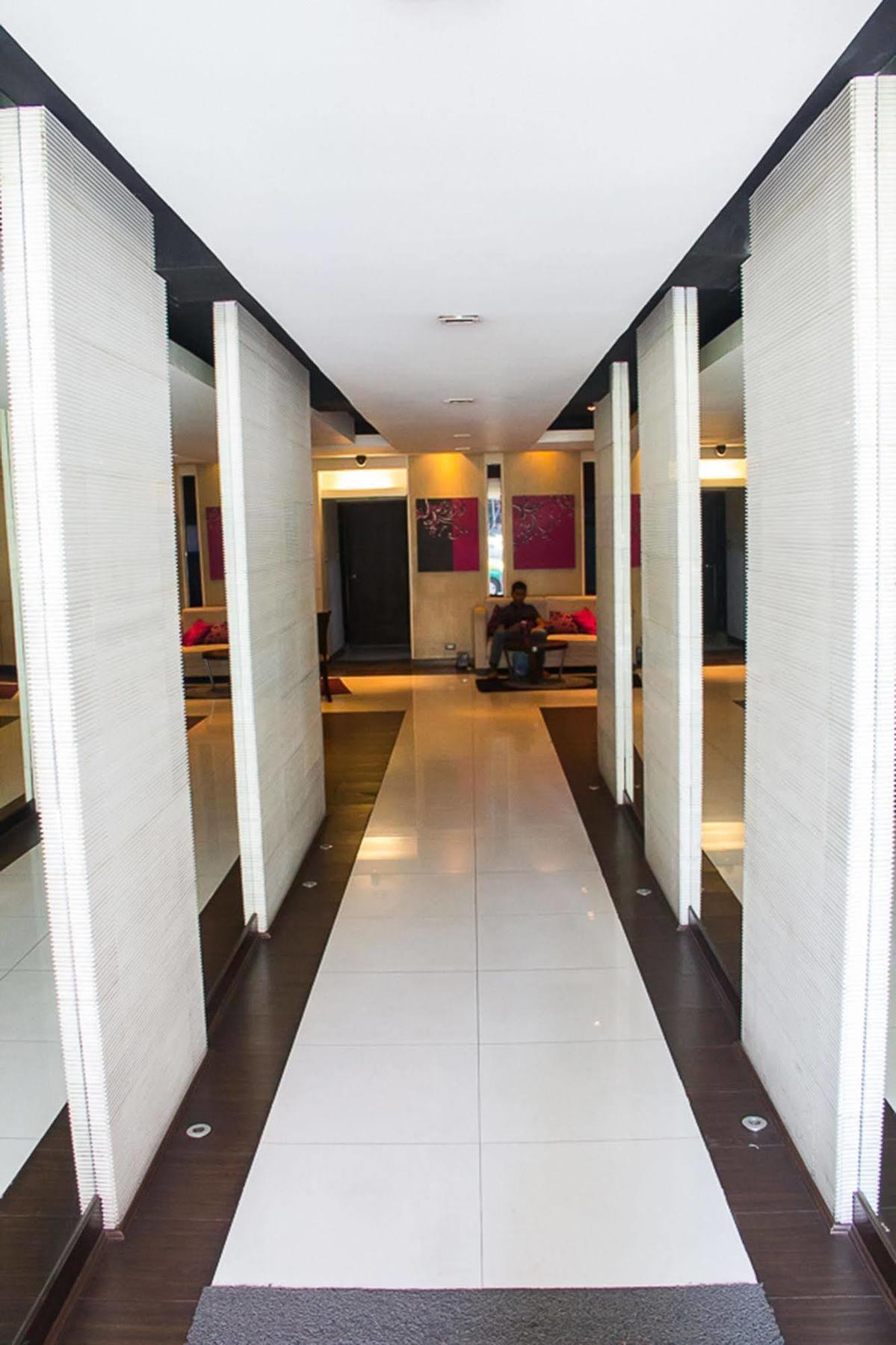 Grand Inn Hotel Bangkok Exterior foto